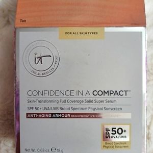 IT Cosmetics Confidence in a Compact SPF50 Foundation (color Tan)